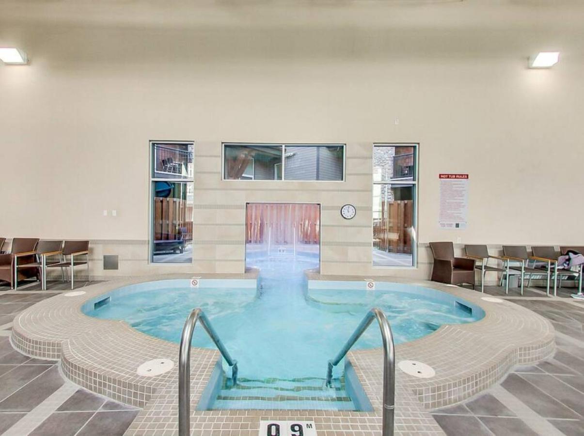 Nature'S Nook By Instant Suites Pool & Hottub Canmore Eksteriør billede