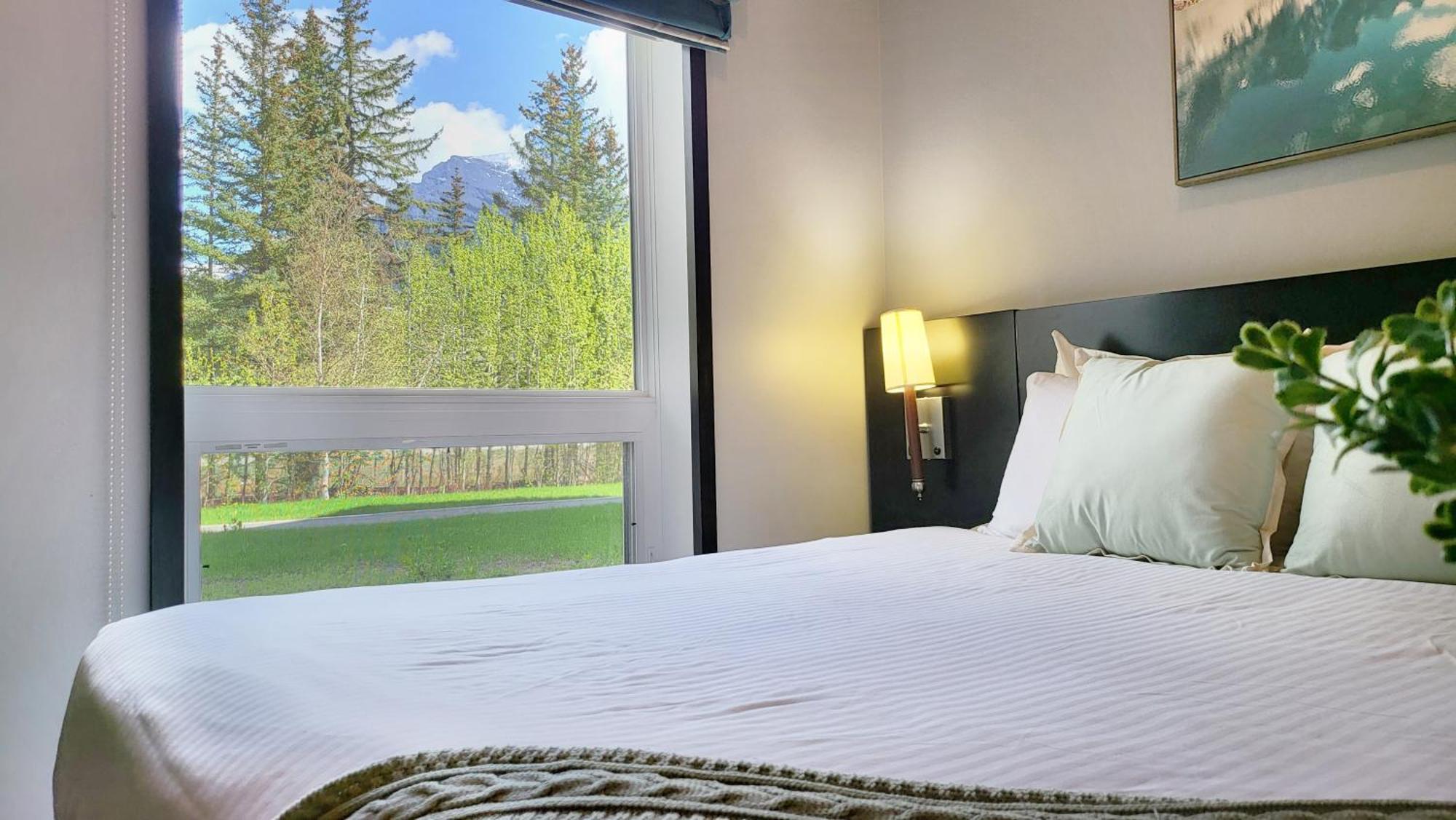 Nature'S Nook By Instant Suites Pool & Hottub Canmore Eksteriør billede